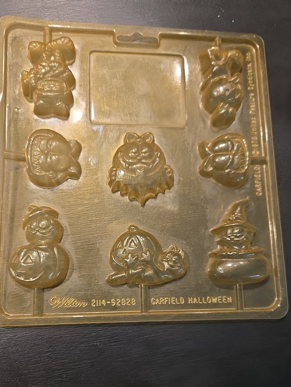 Vintage 1978 Wilton Yellow Garfield Halloween Candy Mold Panel